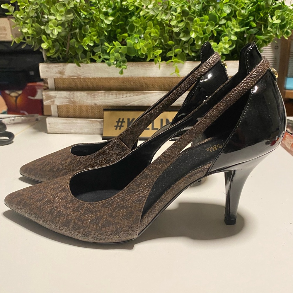 Michael Kors Pointed toe heels